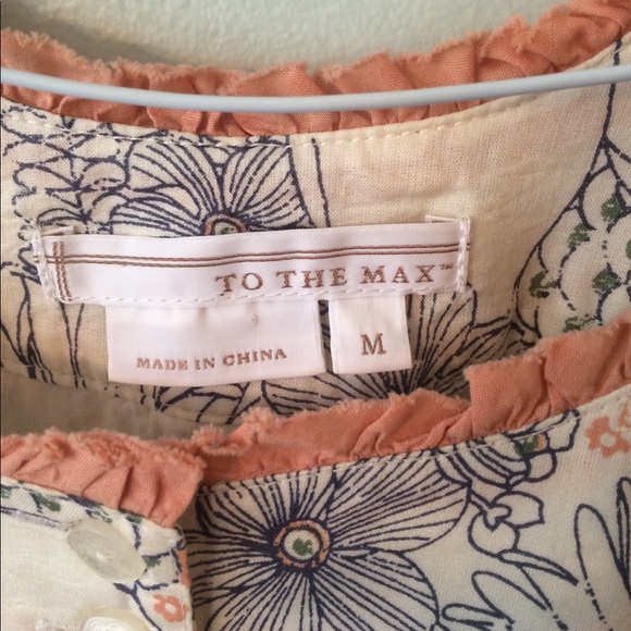 Peach floral sleeveless blouse - Picture 2 of 4