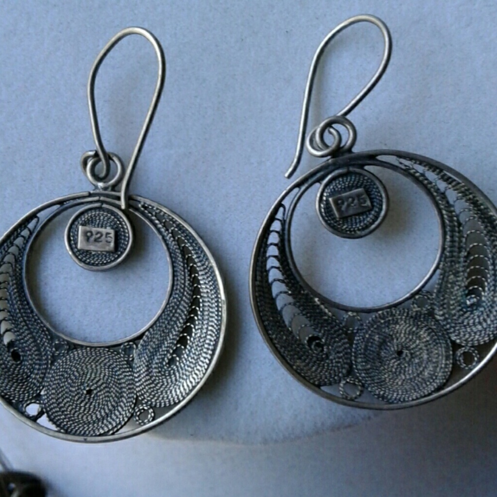 CHICO'S MULTI STRAND NECK & RETRO 925 EARRING SET - Picture 4 of 6