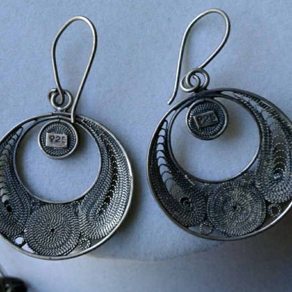 CHICO'S MULTI STRAND NECK & RETRO 925 EARRING SET - Picture 4 of 6