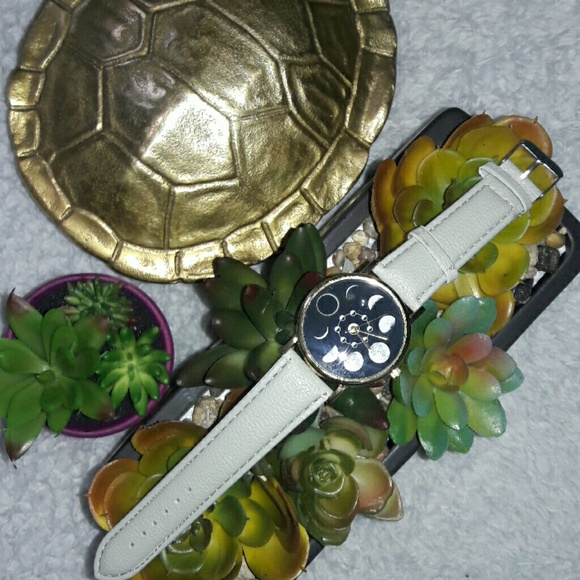 New Celestial moon phases watch - Picture 4 of 6
