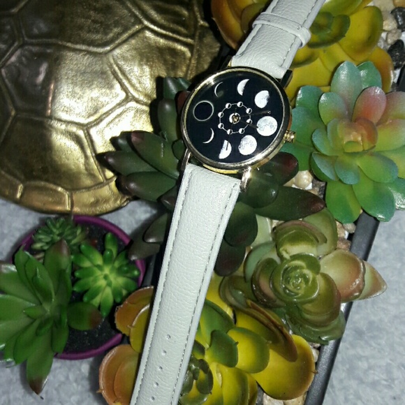 New Celestial moon phases watch - Picture 2 of 6