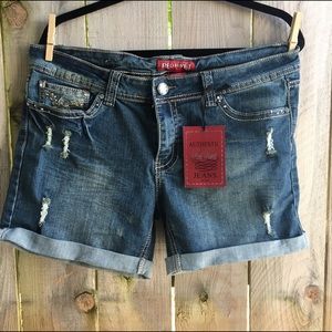 NWT Red Rivet Jean shorts