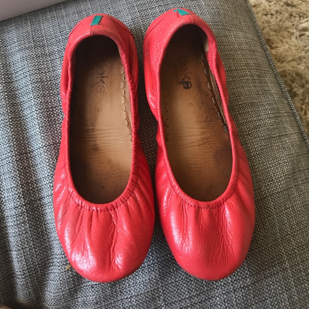 Poppy tieks in good used condition
