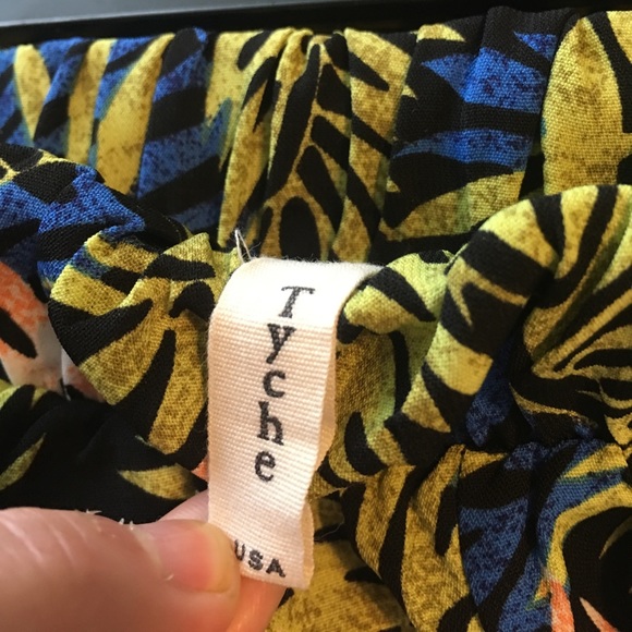 palm leaves multi colored flowy shorts - Picture 3 of 3