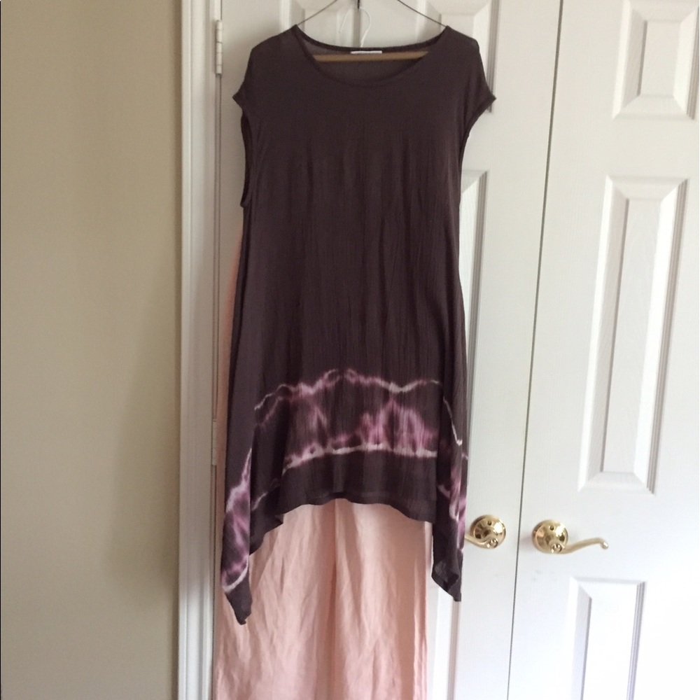 Linen pants and top.