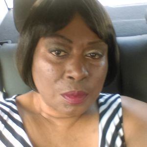 Meet your Posher, Regina