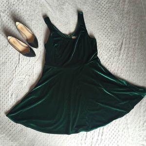 Modcloth Plus Size Green Velvet Swing Dress
