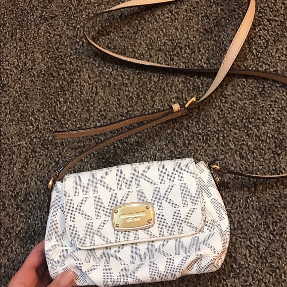 Michael Kors crossbody - Picture 1 of 2