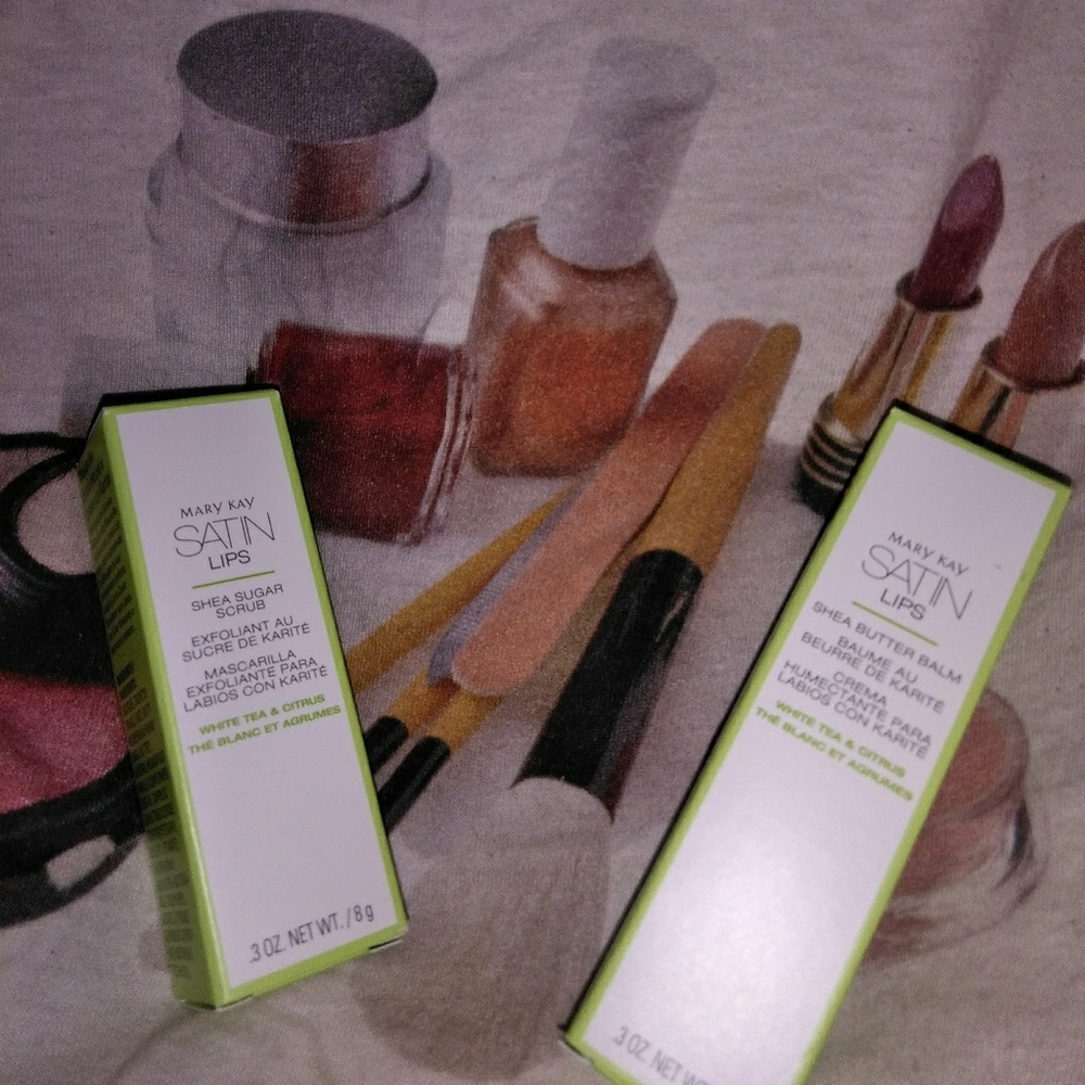 Satin Lips Set brand new