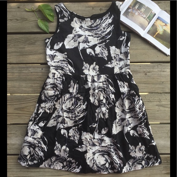 Gap Dress - Picture 1 of 4