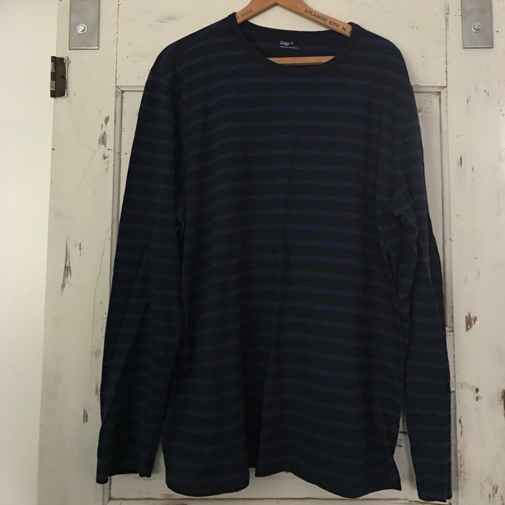 Gap men's black and blue striped shirt