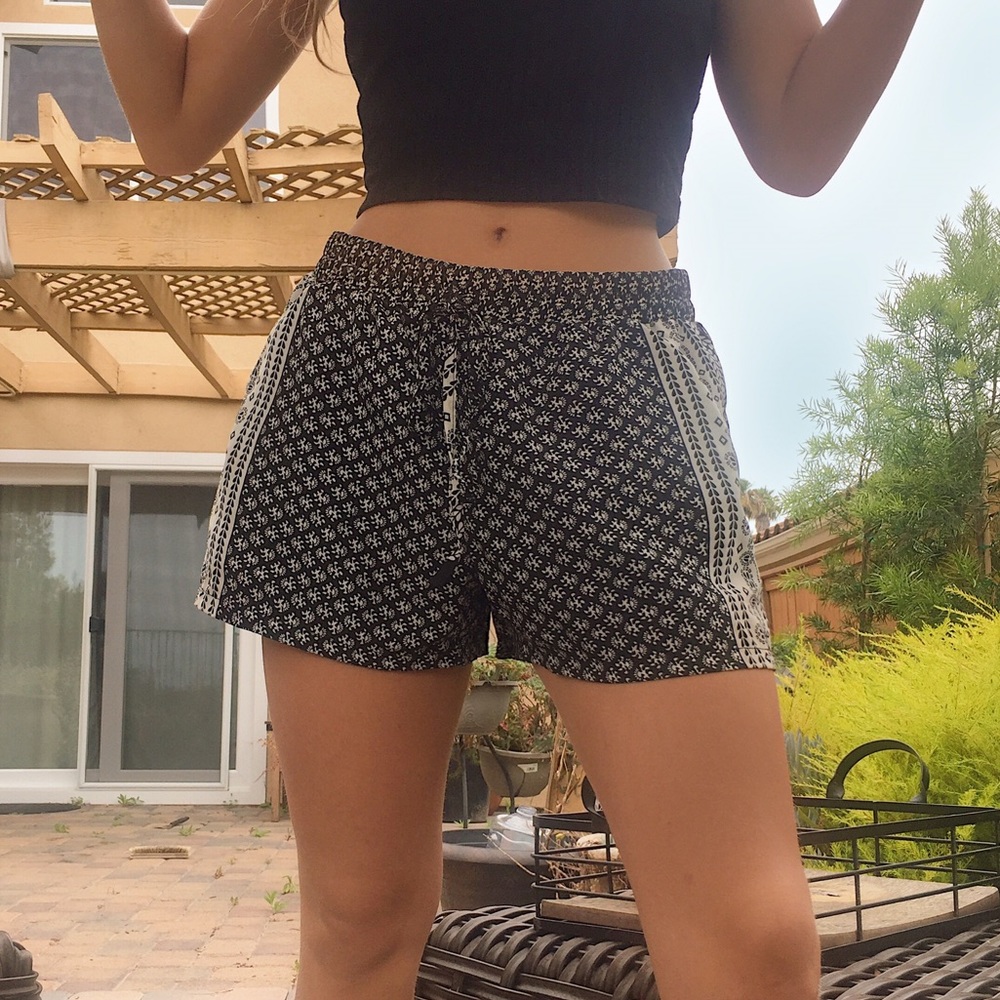 Bebop printed shorts🐾🐘 Tilly's