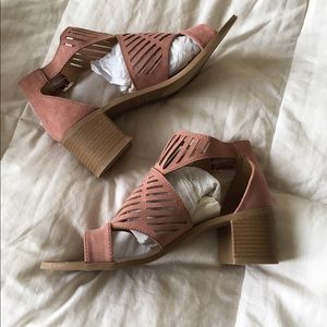 NWOT CharlotteRusse Mauve (faux) suede Sandals - 9