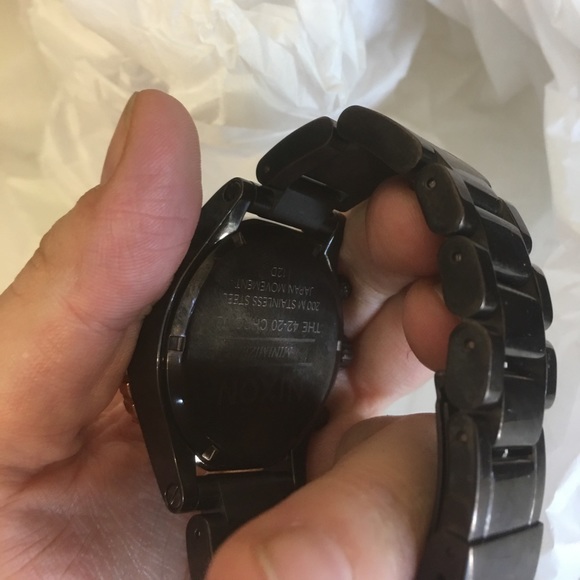 Nixon rose gold chrono 42-20 ceramic watch