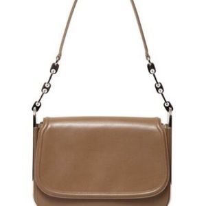 Gorgeous Ferragamo calfskin leather shoulder bag