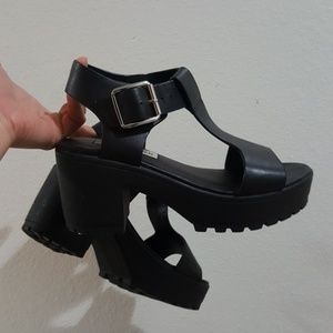 Steve Madden Black Wedge