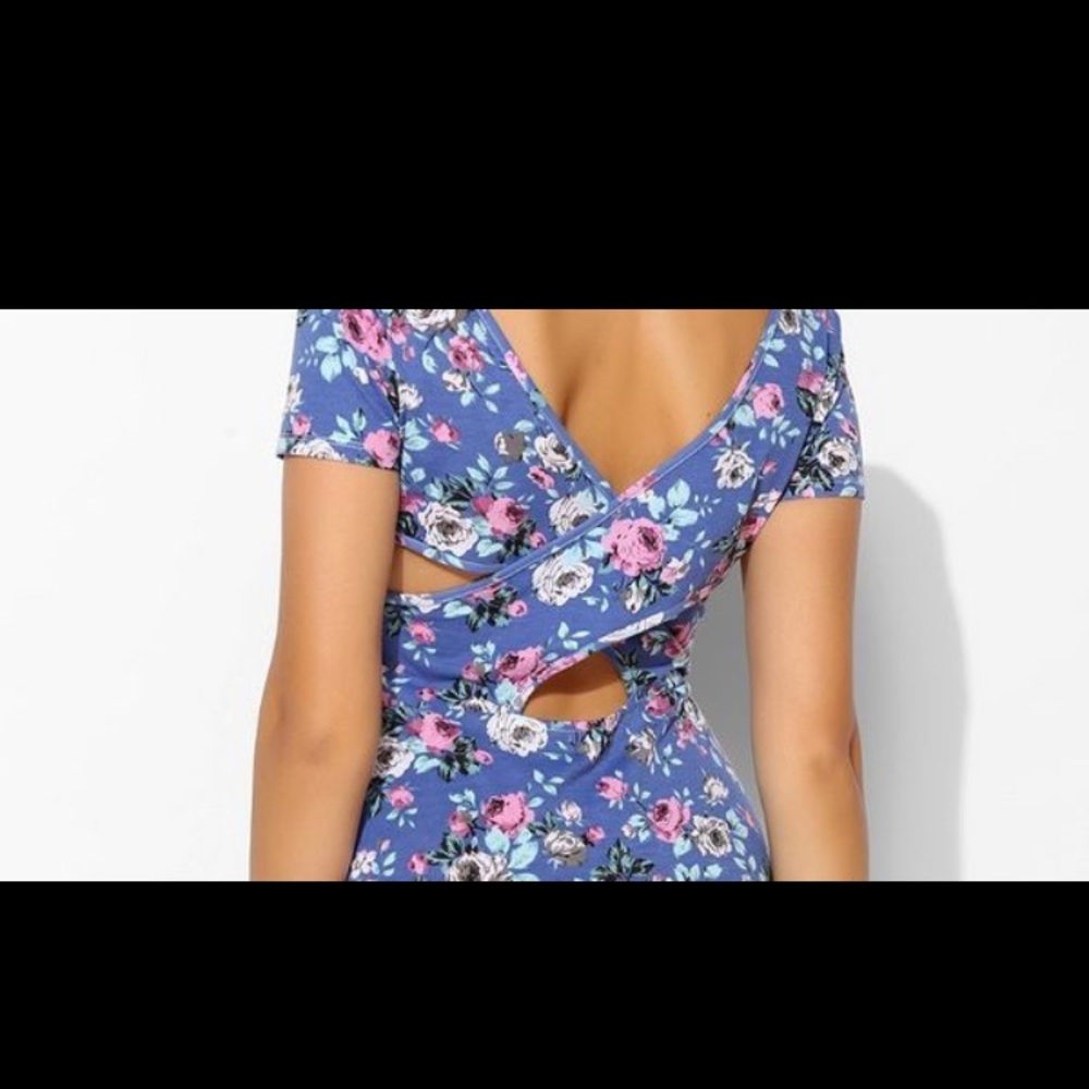 Urban Outfitters Body Con FLORAL DRESS 👗 👗👗