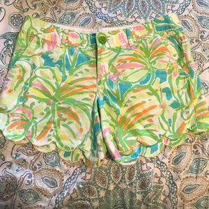 GENTLY USED Lilly Pulitzer buttercup shorts