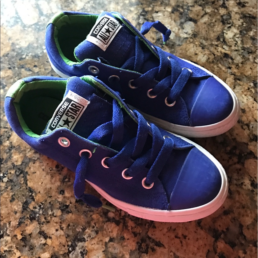 Boy's Converse All Stars Size 2