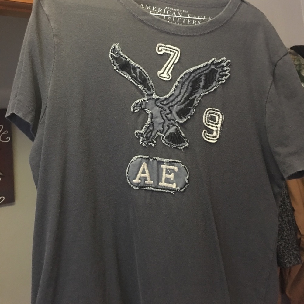 American eagle tee shirt