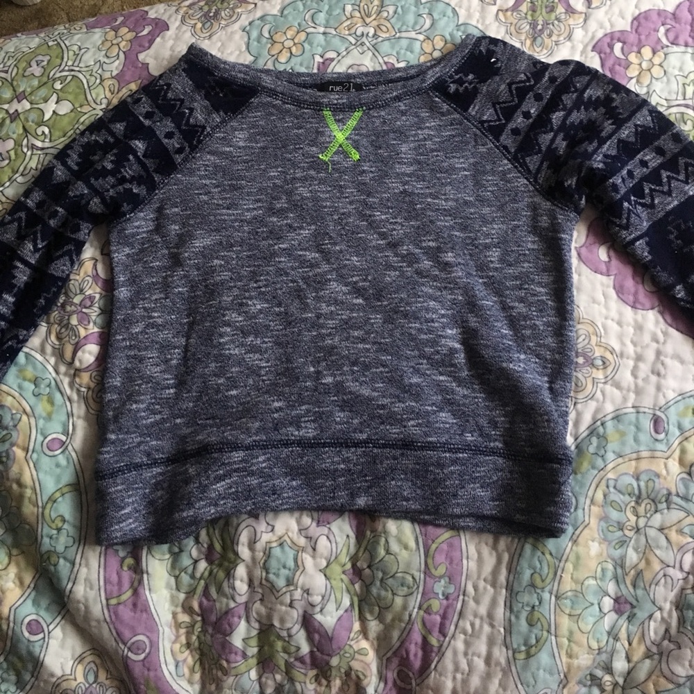 Long sleeve cut off shirt