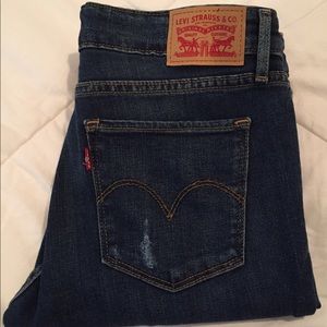 Levi Strauss & Co 711 Skinny Jean