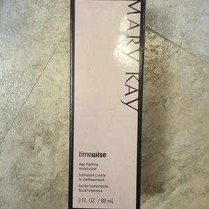 Mary Kay Timewise moisturiZer. Combo skin