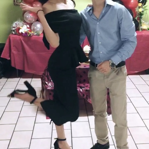 Dress - Picture 1 of 2