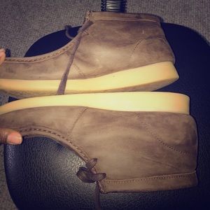 Brown clarks