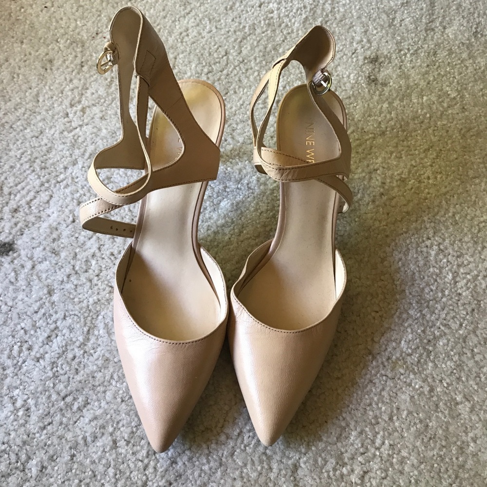 Nine West pointed toe heel