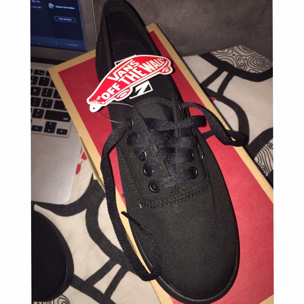 *brand new* black lo pro authentic vans