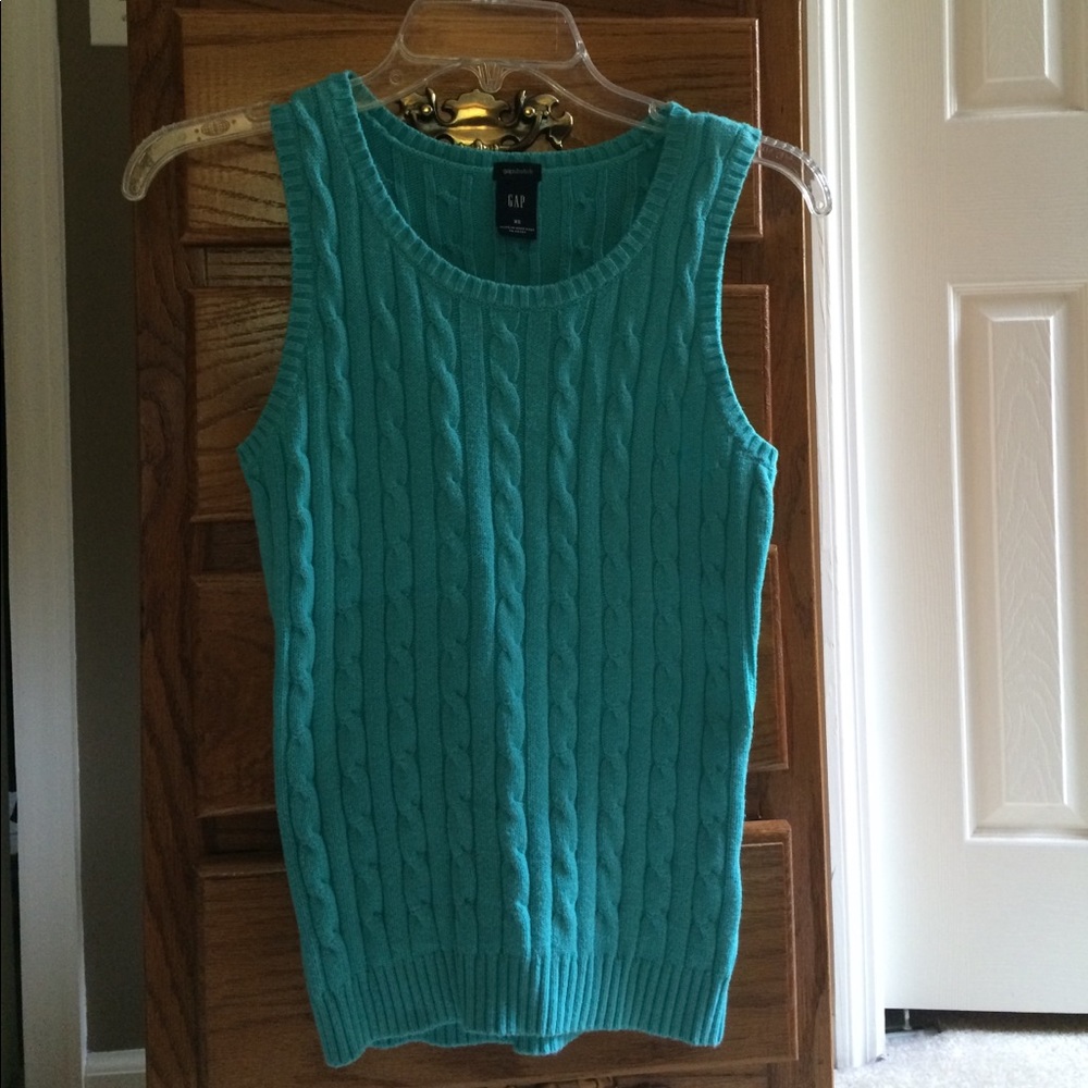 Sleeveless sweater