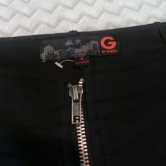 GUESS black skirt with zipper NWOT - Picture 4 of 4