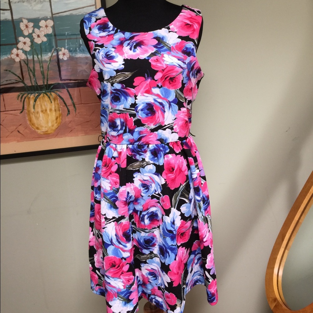 Floral print summer dress, size L. NWOT