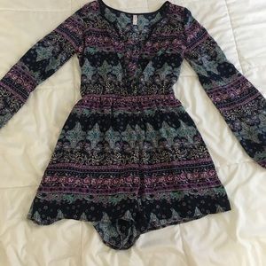 patterned romper only wore once