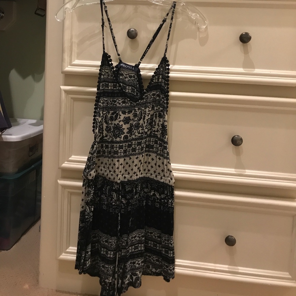 Patterned romper with adjustable straps