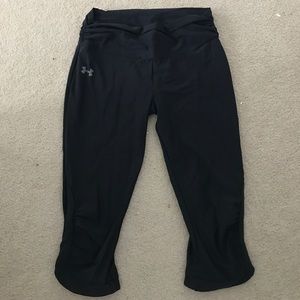 Under Armor Cropped Leggings! Great condition