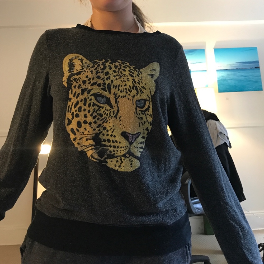 Wild fox sweater