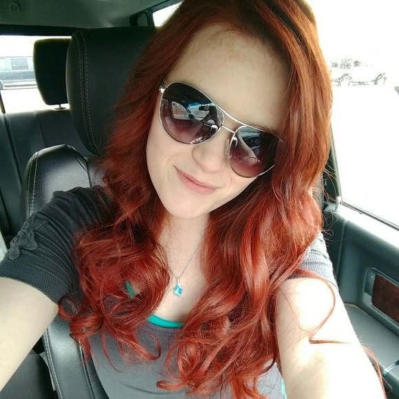 Meet your Posher, Sarah - Picture 1 of 1