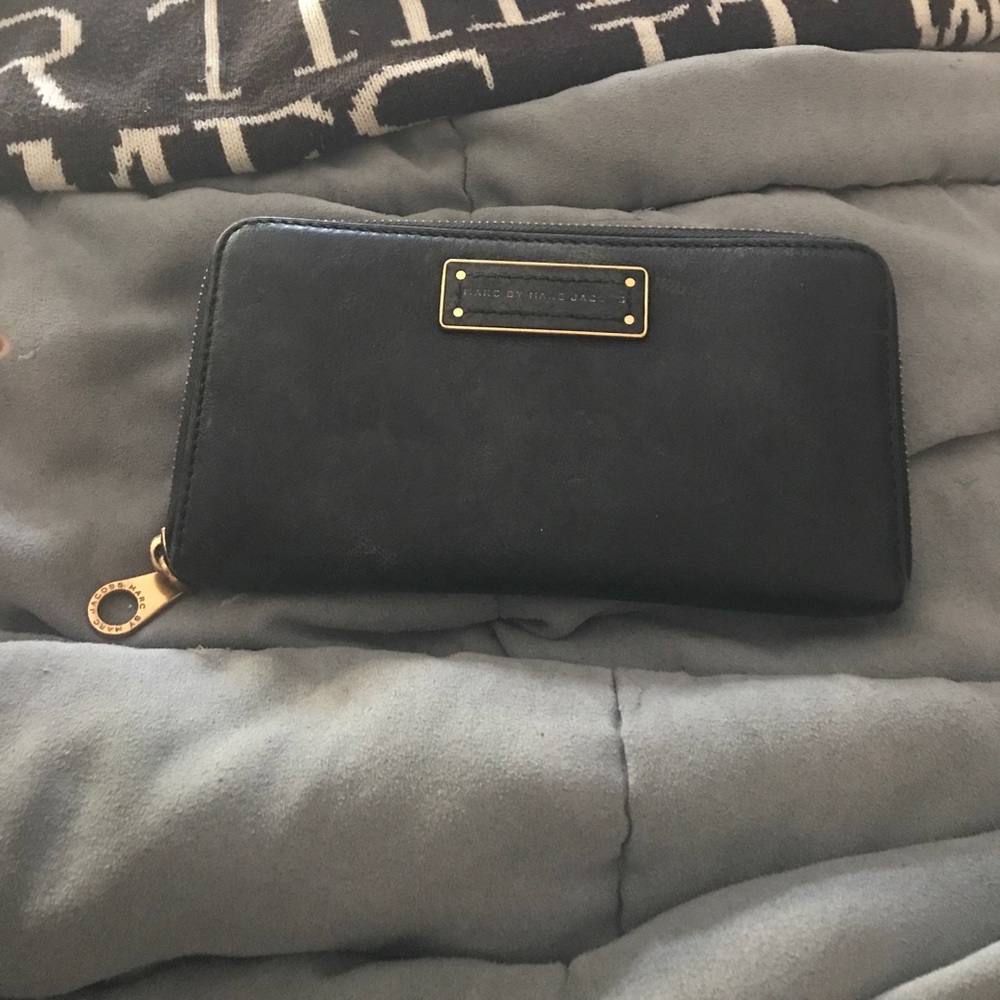 Marc Jacobs Continental Wallet