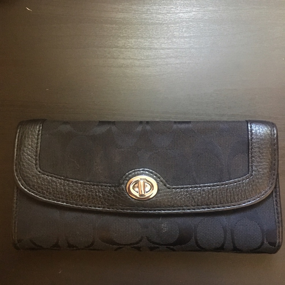 Coach Signature Trifold Black Wallet