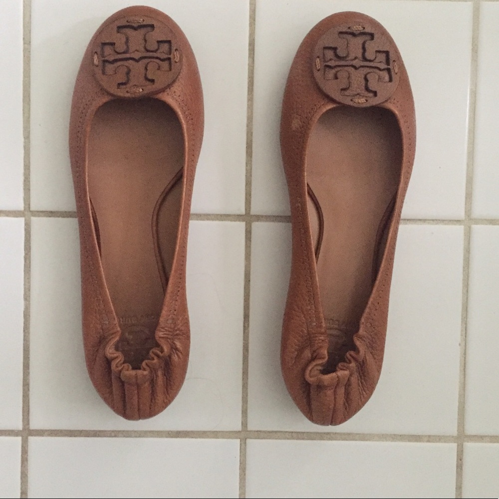 NEVER WORN Tory Burch Reva Chestnut Flats.