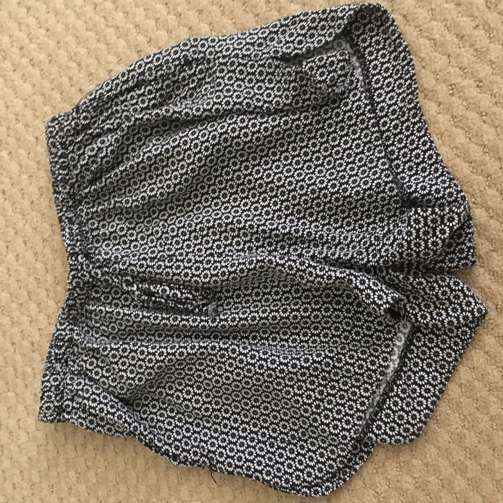 Brandy Melville Patterned Flowy Short