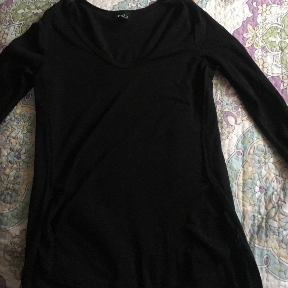 Long sleeve black v-neck shirt