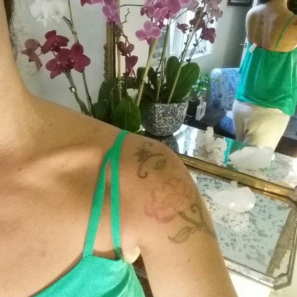 Green summer elegant top - Picture 3 of 3