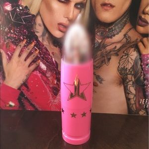 Jeffree Star Celebrity Skin lip ammunition