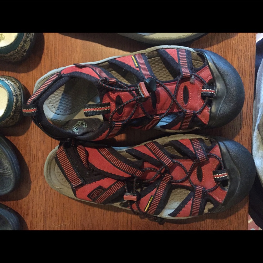 Keen waterproof hiking shoes