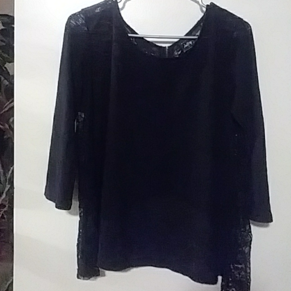 Daytrip Black zip down dress shirt