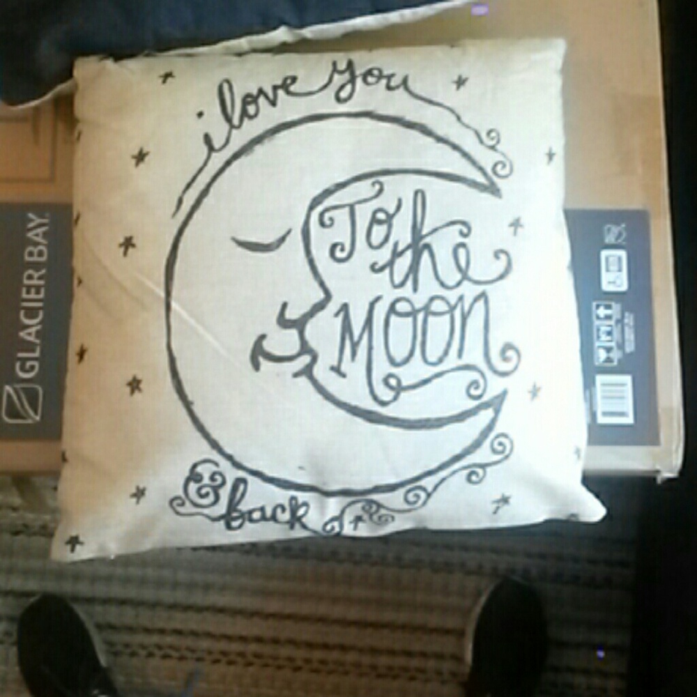 Throw pillow