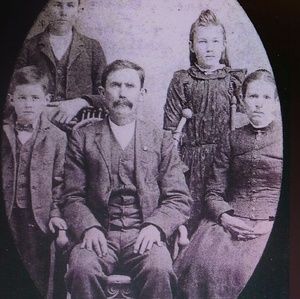 Meet your Posher, Nina